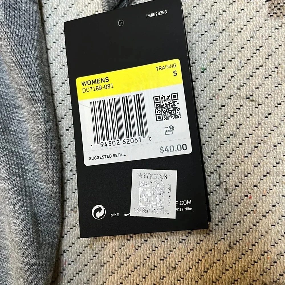 Nike dri-fit oversized gray training crop front pocket logo T-shirt
